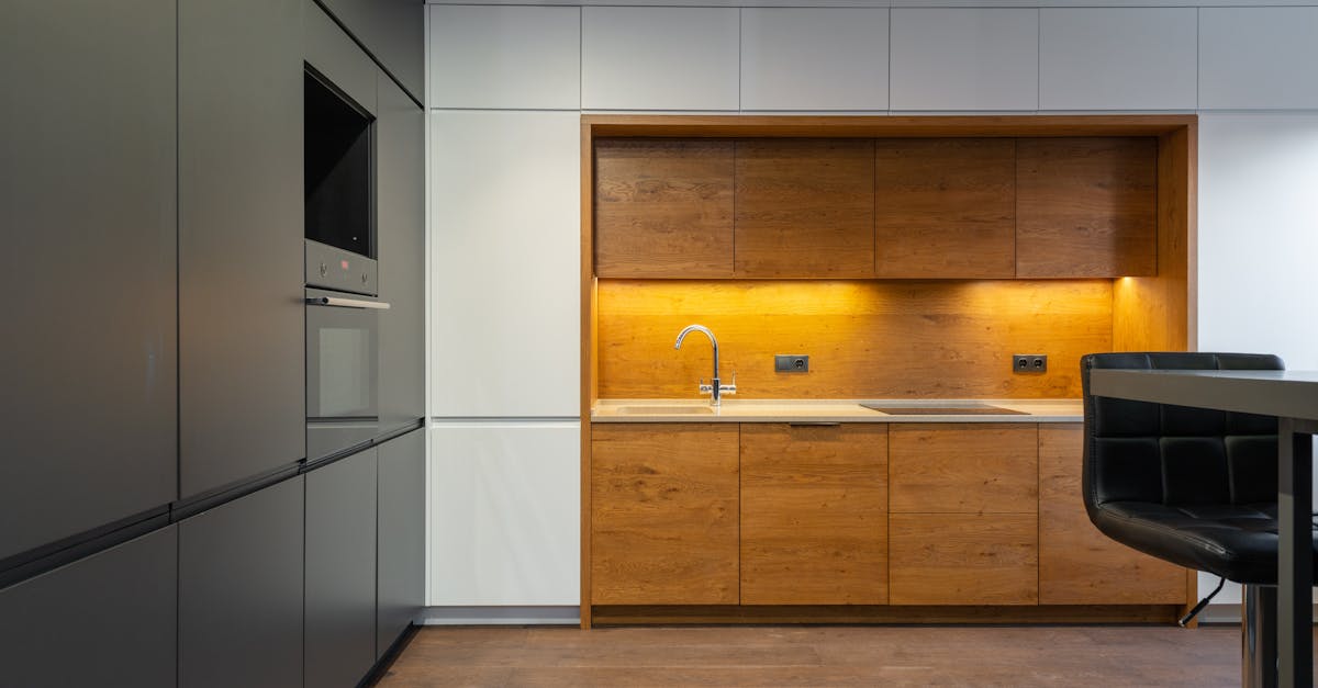 Incorporating Pull-Out Drawers for Efficiency