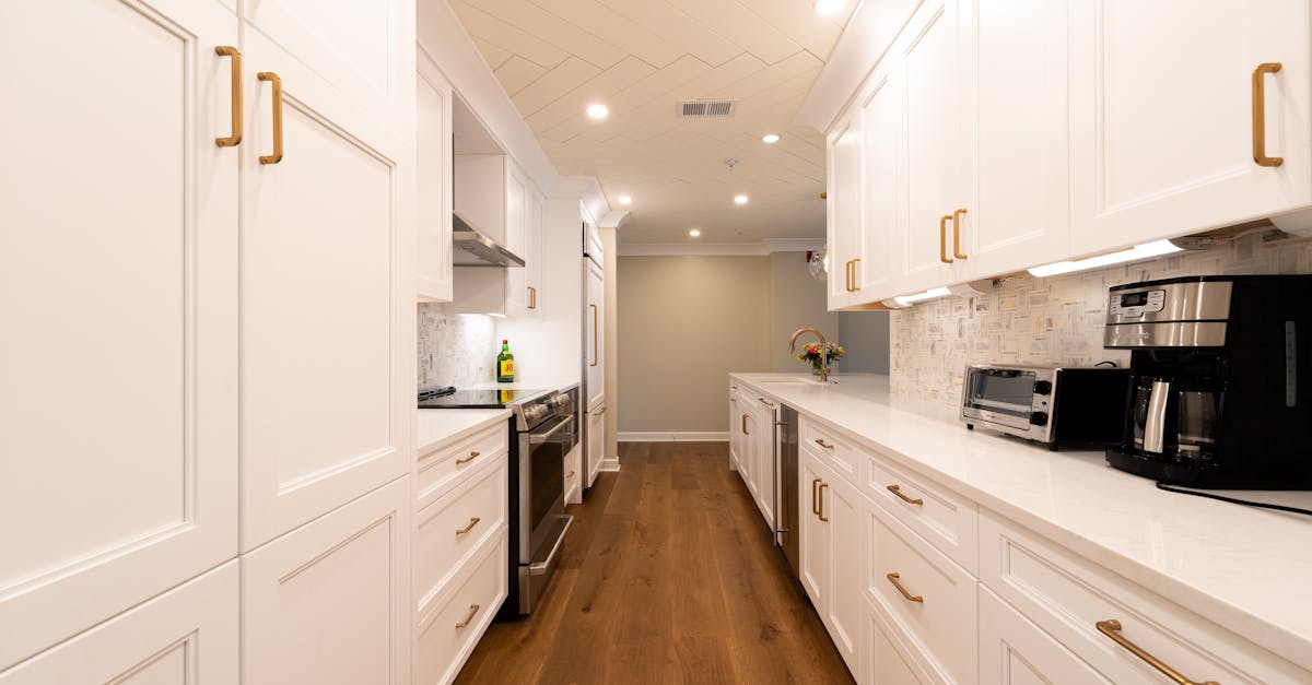 The Art of Cabinet Symmetry in Traditional Kitchen Designs